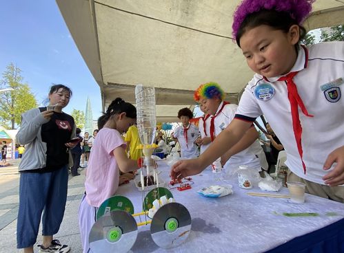 科普盛宴袭来 全市500多项科普活动轮番登场，趣玩科学实验玩具点燃好奇心
